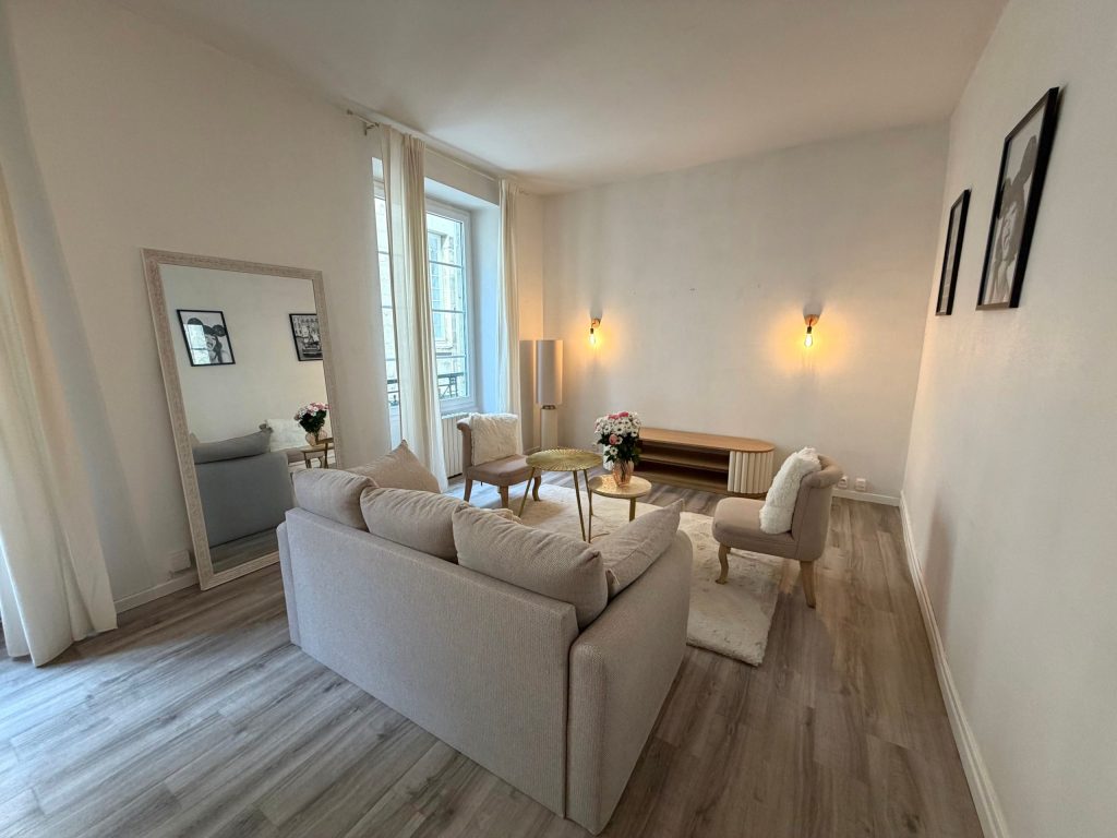 APPARTEMENT T3 EN DUPLEX – HYPER CENTRE