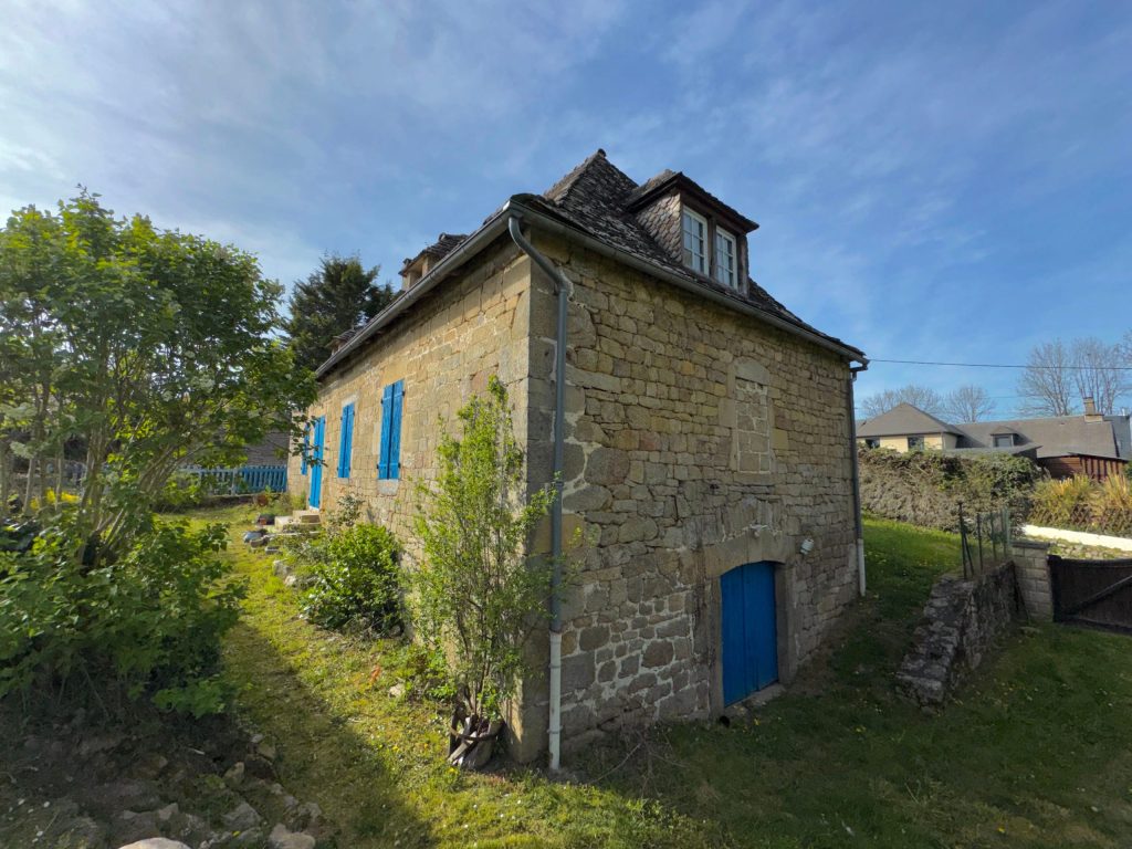 ENSEMBLE IMMOBILIER – 210 870 € – GROS-CHASTANG